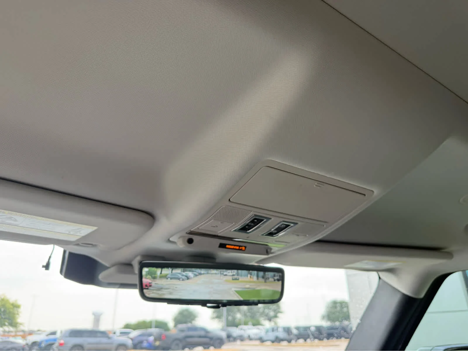 Used 2020  Land Rover First Edition image 21