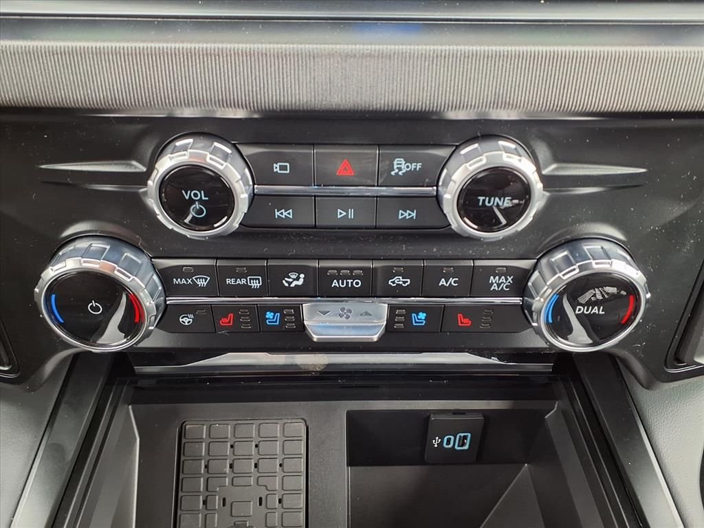 New 2026 Carbonized Gray Metallic Ford F-350® Platinum® image 18