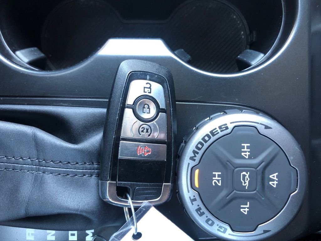 Used 2025 Red Ford Badlands image 32