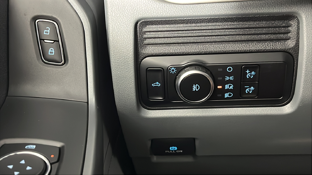 New 2026 Oxford White Ford F-250® XLT image 27