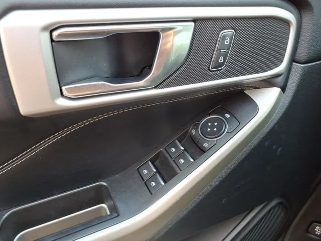 Used 2021 Gray Ford XLT image 20