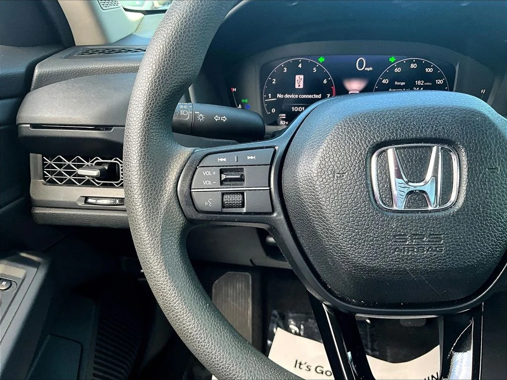 Used 2025 Crystal Black Pearl Honda SE image 12