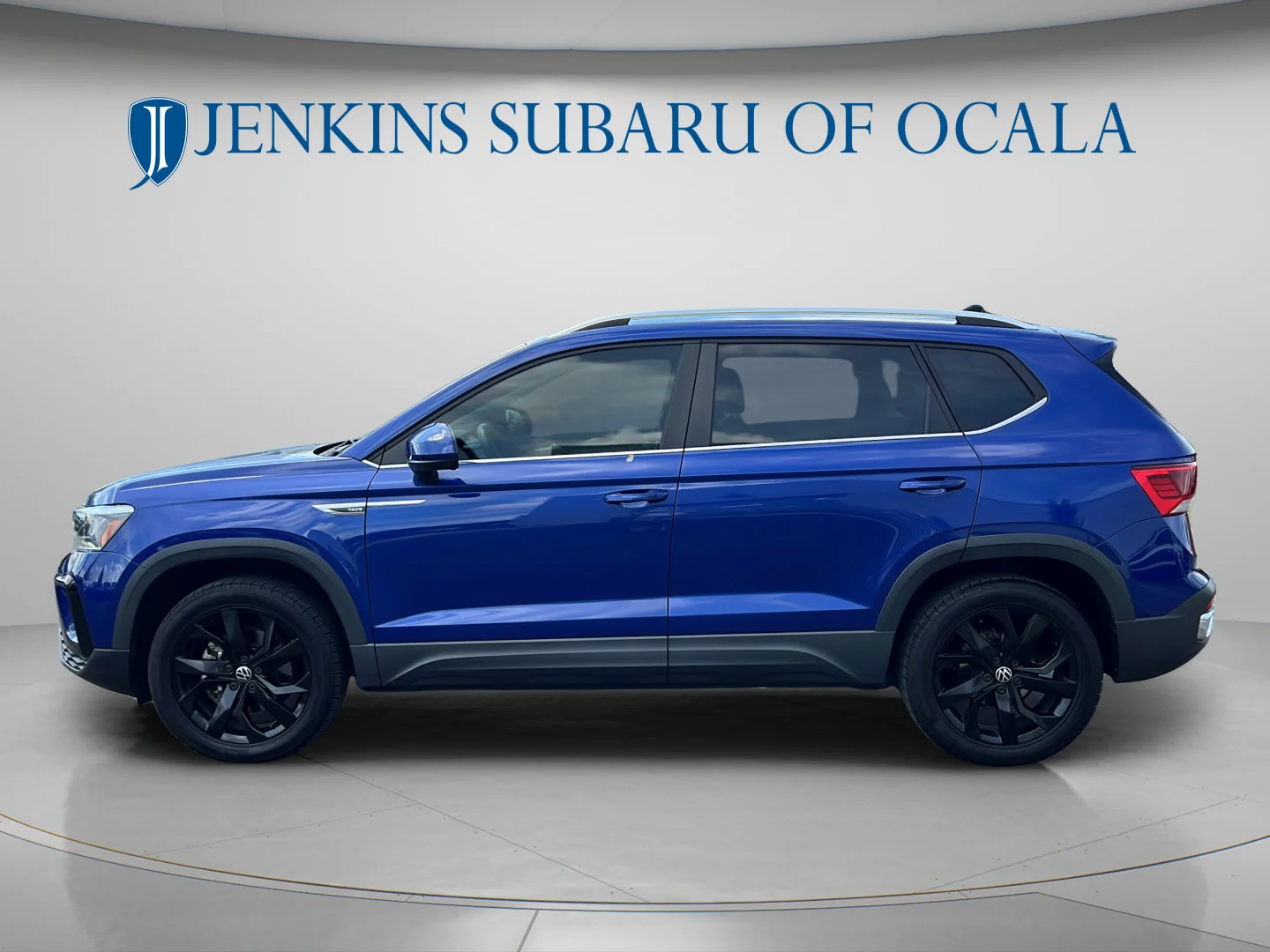 Used 2022 Blue Metallic Volkswagen SE image 6