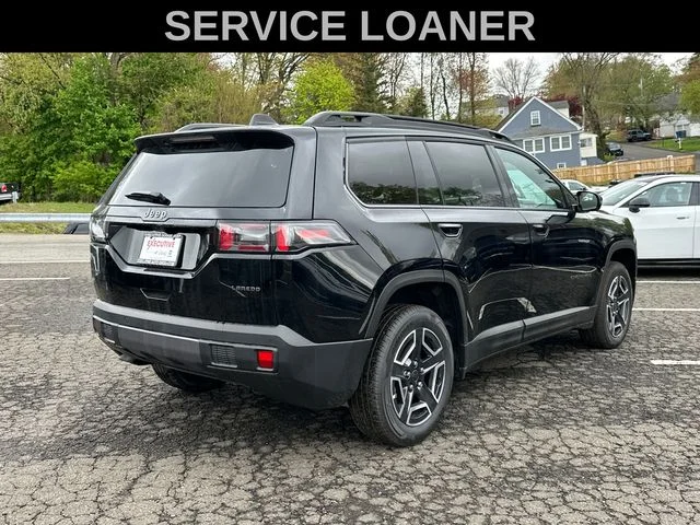 New 2026 Diamond Black Crystal Pearlcoat Jeep Laredo image 4