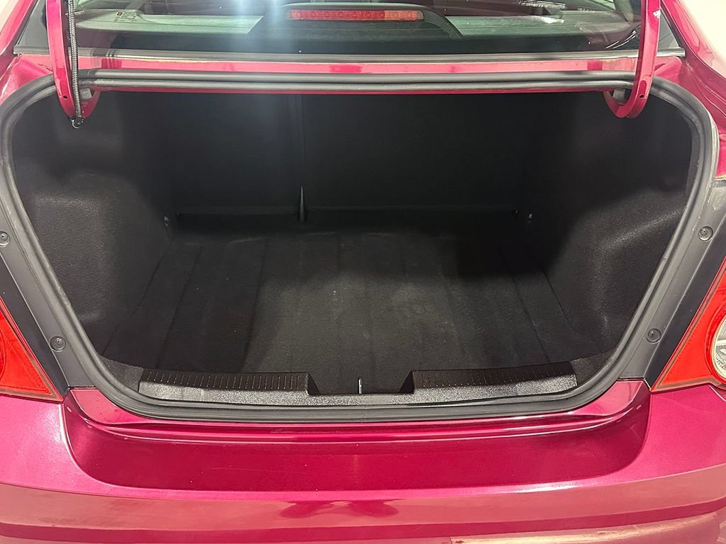 Used 2014 DEEP MAGENTA METALLIC Chevrolet LT image 4