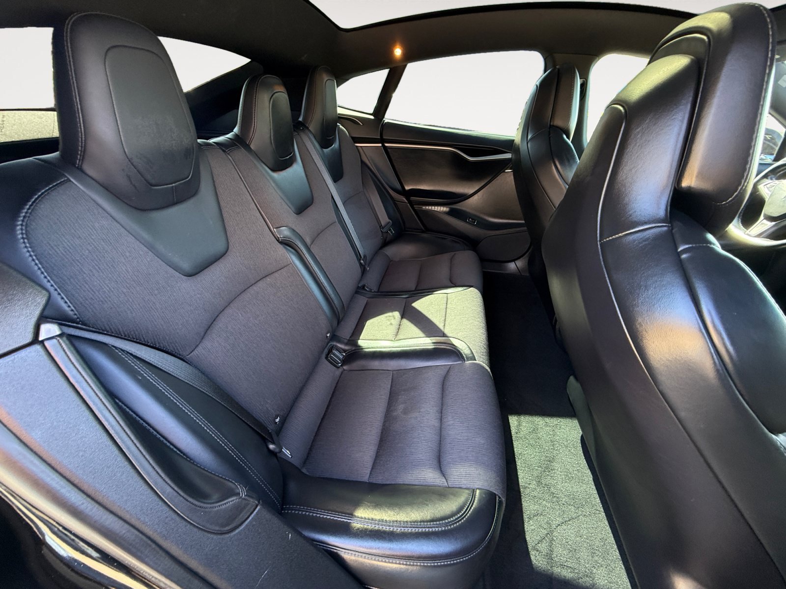 Used 2018 Obsidian Black Metallic Tesla 75D image 18