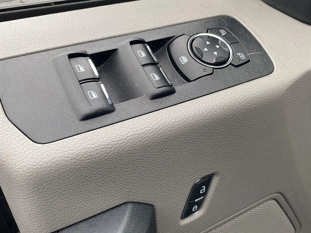 Used 2020 Magnetic Ford XL image 15