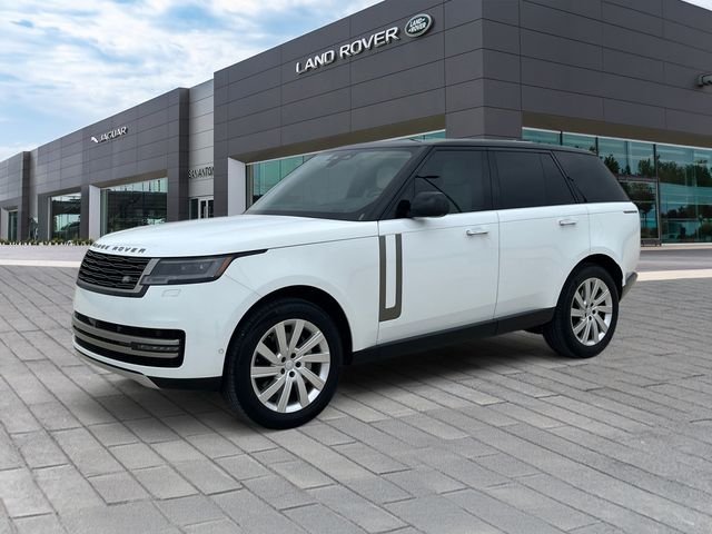 Used 2025 White Land Rover SE image 1