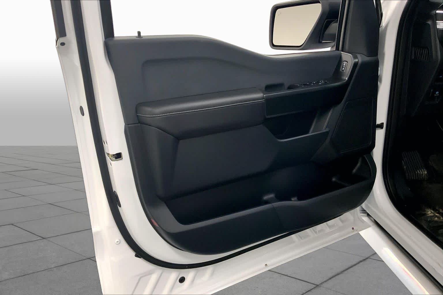 New 2026 Oxford White Ford STX image 10
