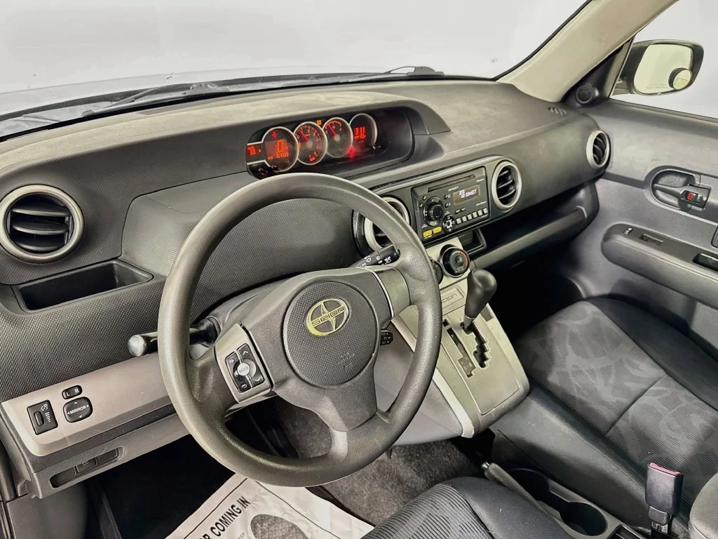 Used 2012 Blue Scion Base image 9