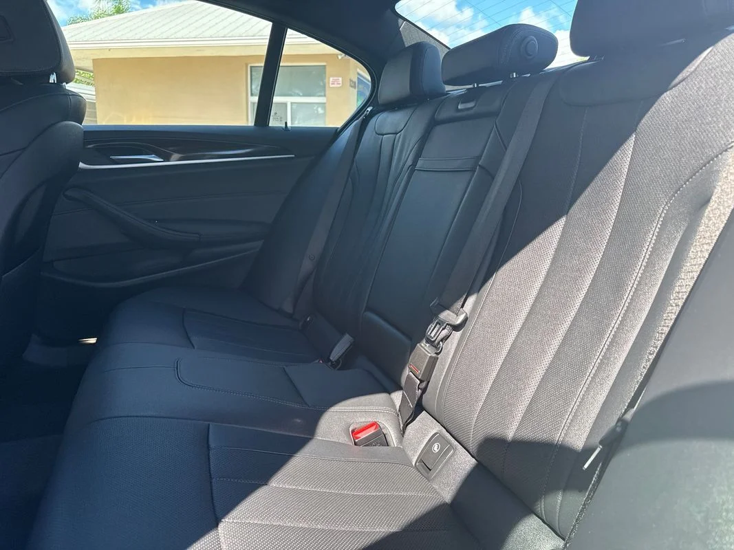 Used 2023  BMW i xDrive image 11