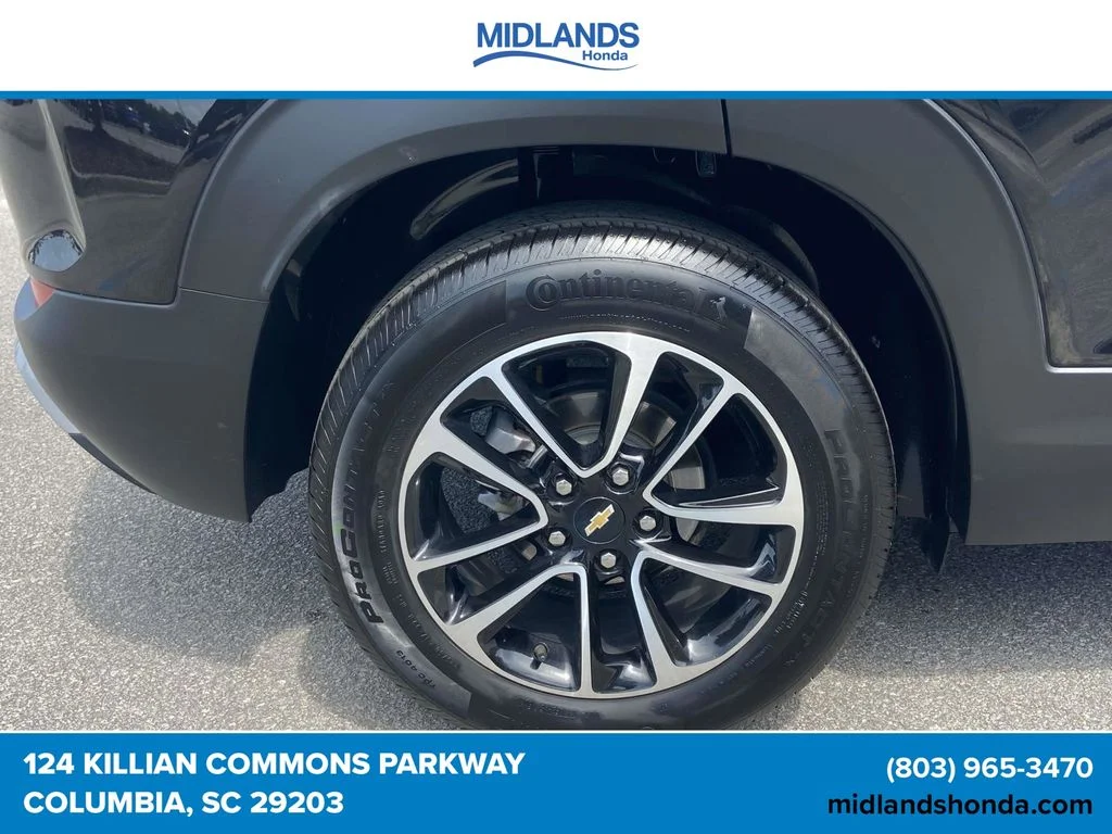 Used 2025 Black Metallic Chevrolet LT image 7