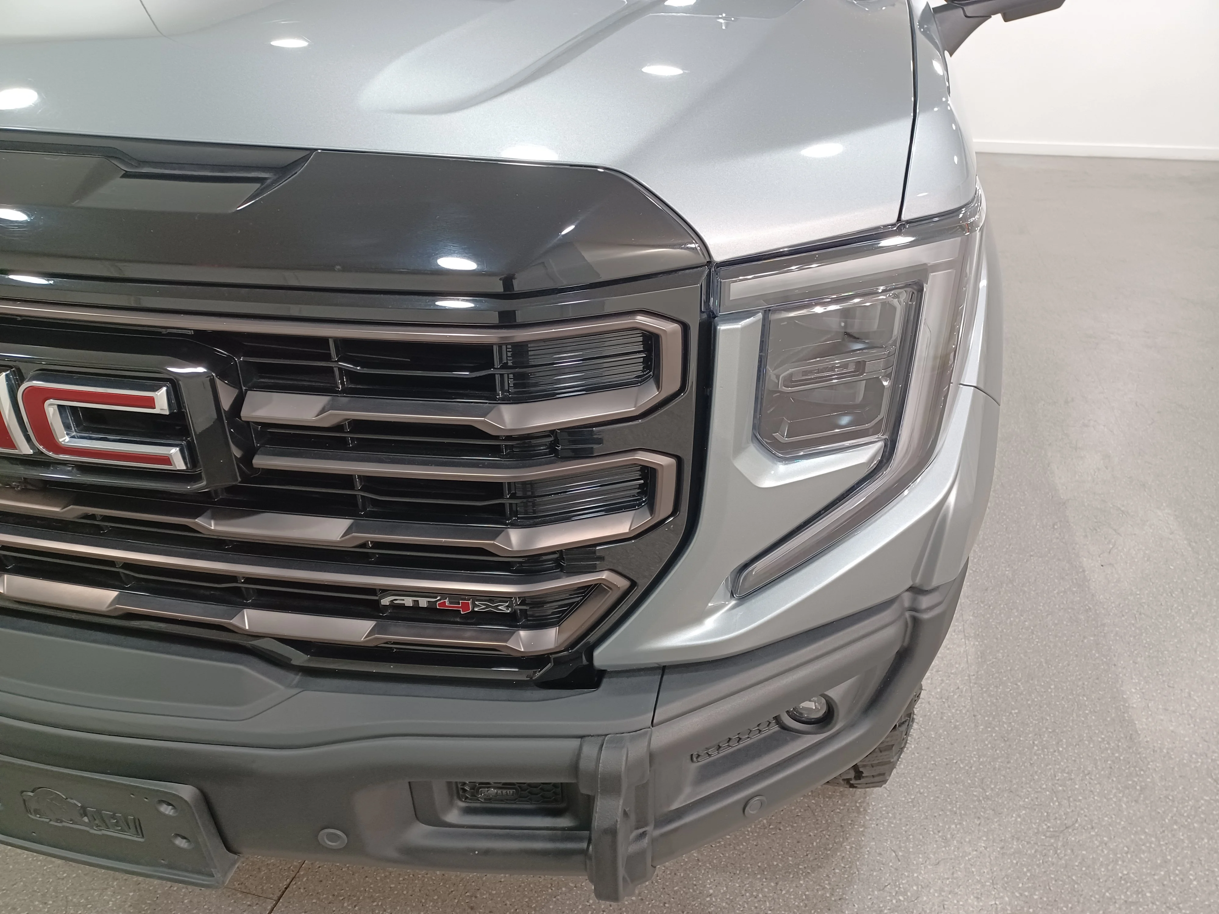 Used 2024 Sterling Metallic GMC AT4X 4WD*3.0L Duramax | Adaptive Cruise | Remote Start | Cooled Leather | Sunroof | Htd Wheel | AEV image 5