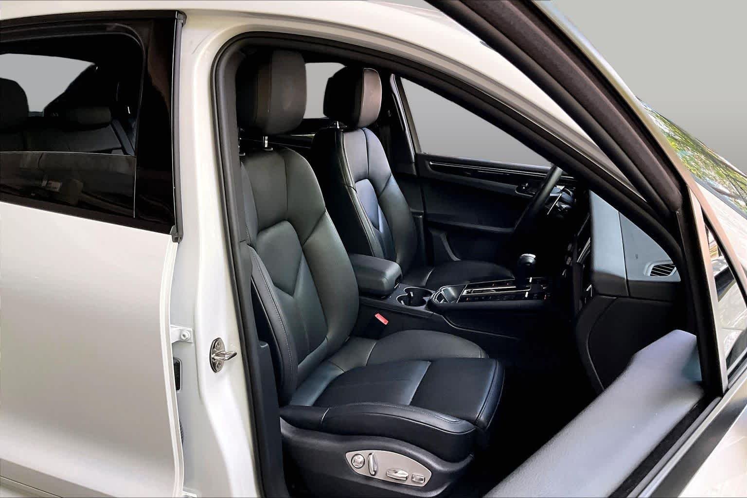 Used 2024 White Porsche T image 8