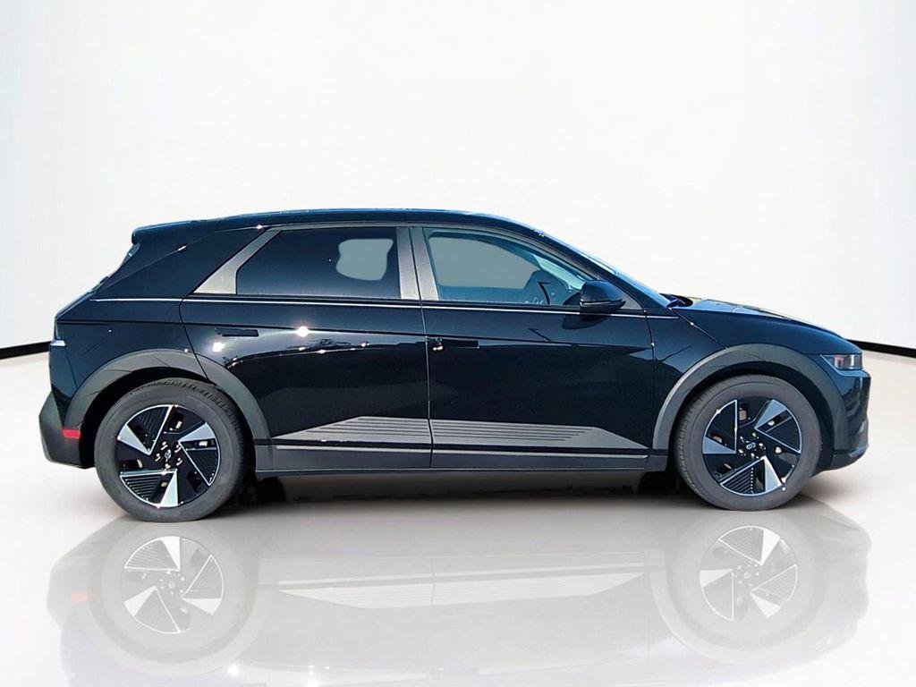 New 2026 Black Hyundai SE Standard Range image 4