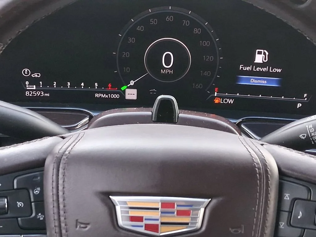 Used 2021 CRYSTAL WHITE TRICOAT Cadillac Sport Platinum image 14