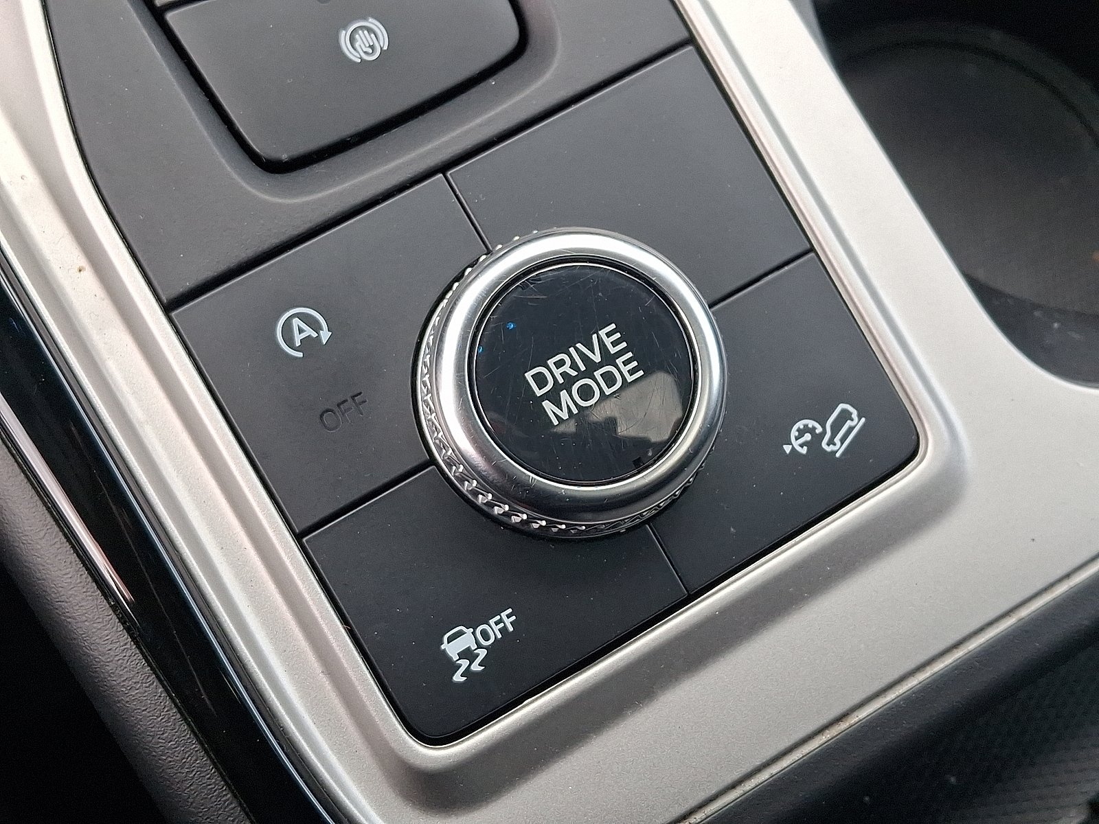 2022 Ford Explorer ST - Photo 24