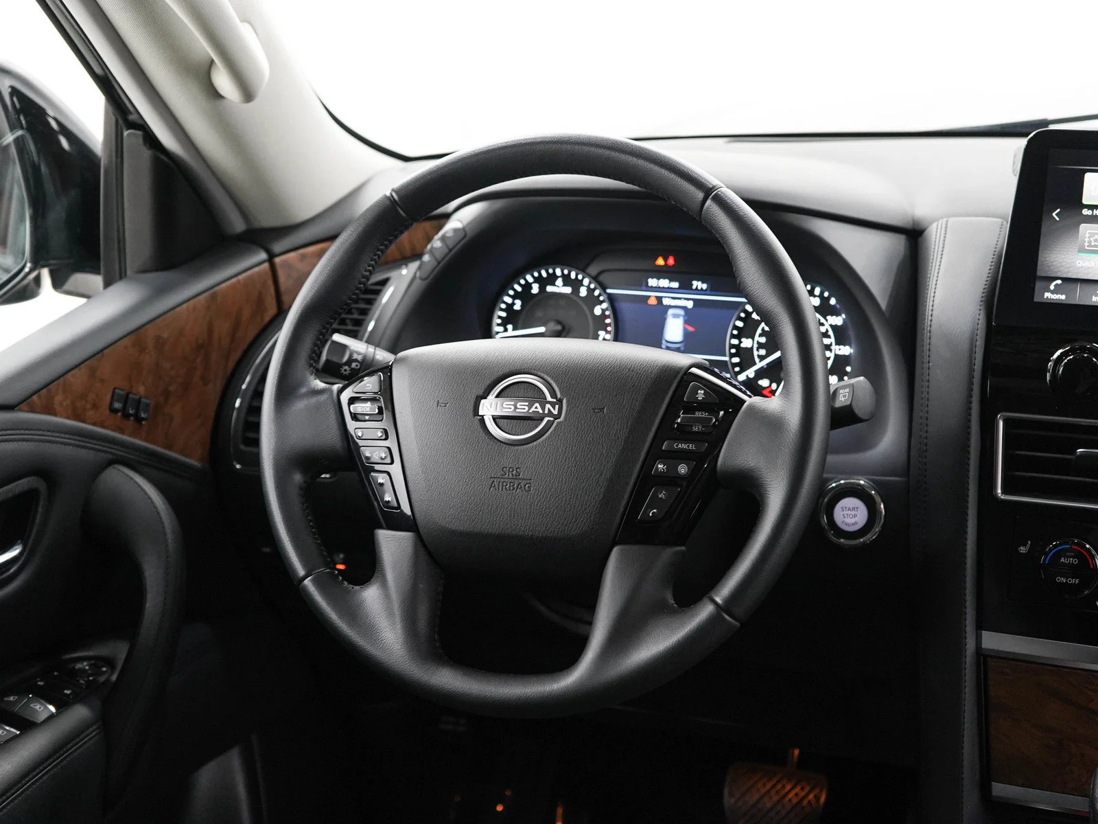 Used 2022  Nissan SL image 13