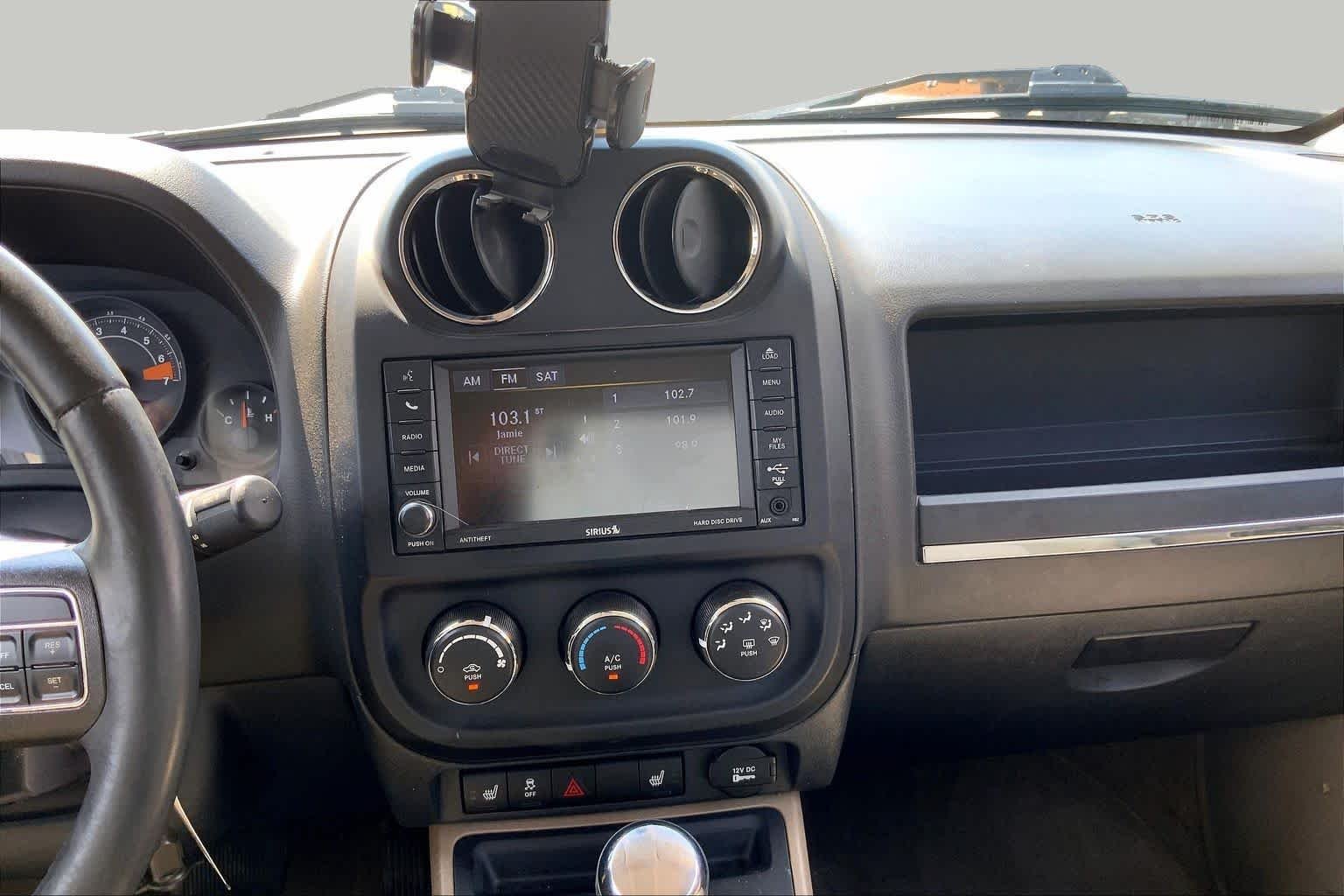 Used 2014 Rugged Brown Pearlcoat Jeep Latitude image 7