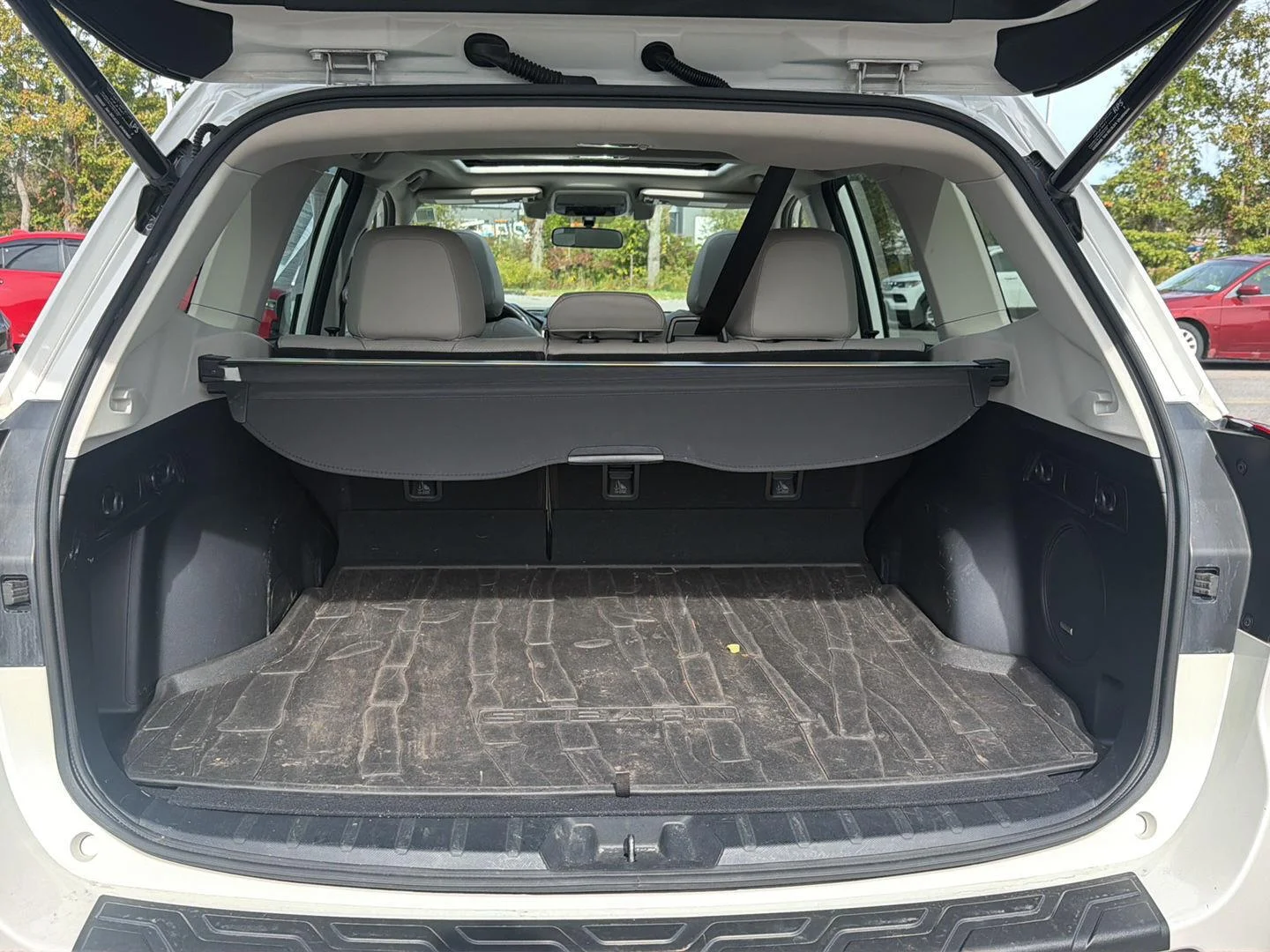 Used 2021 Crystal White Pearl Subaru Limited image 22