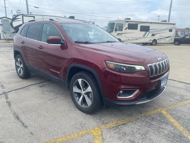 Used 2020 Velvet Red Pearlcoat Jeep Limited image 3