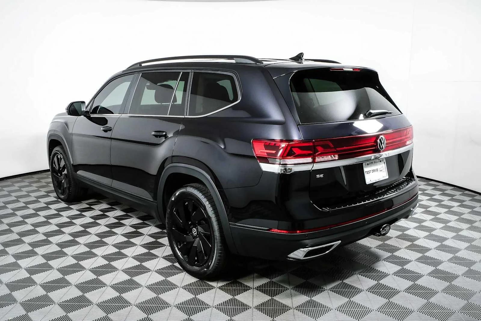 New 2026 Deep Black Pearl Volkswagen 2.0T SE w/Technology image 28