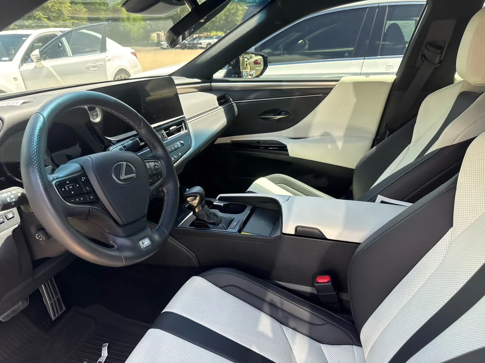 Used 2023 Obsidian Lexus F SPORT Handling image 9
