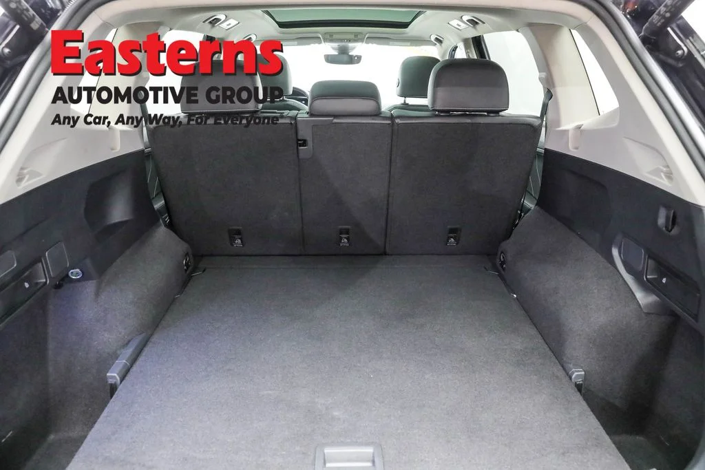 Used 2022 Black Volkswagen 2.0T SE image 9