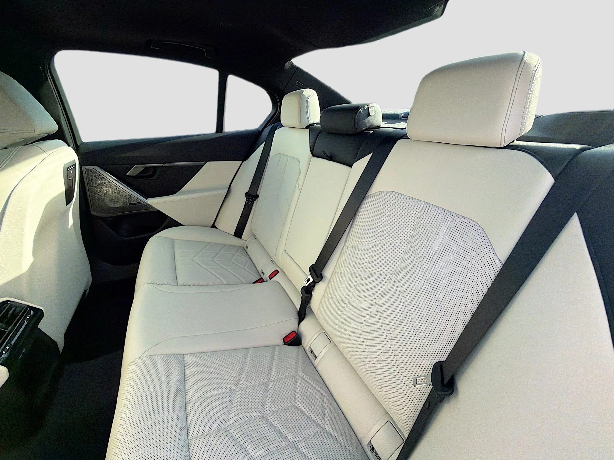 New 2027 Mineral White Metallic BMW 530i image 20