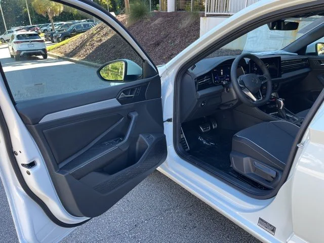 2026 Volkswagen Jetta Sport - Photo 4