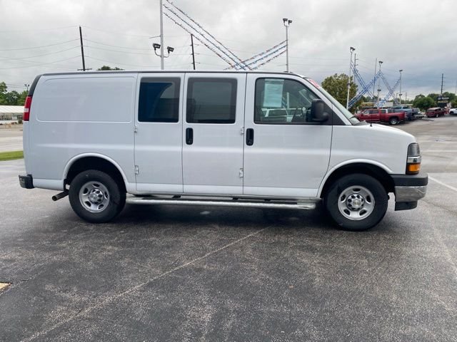 Used 2024 White Chevrolet Work Van image 6