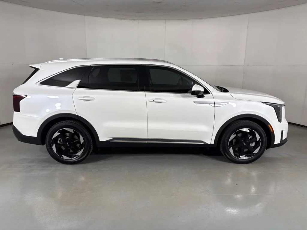 New 2026 Snow White Pearl Kia EX image 9