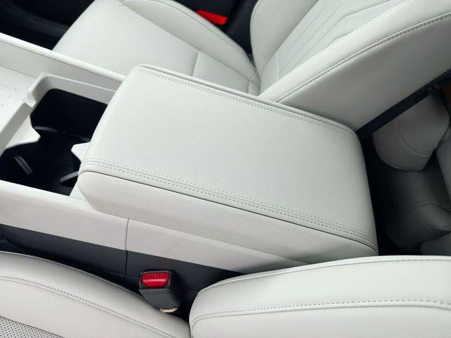 New 2027 Silver Hyundai SEL AWD image 23