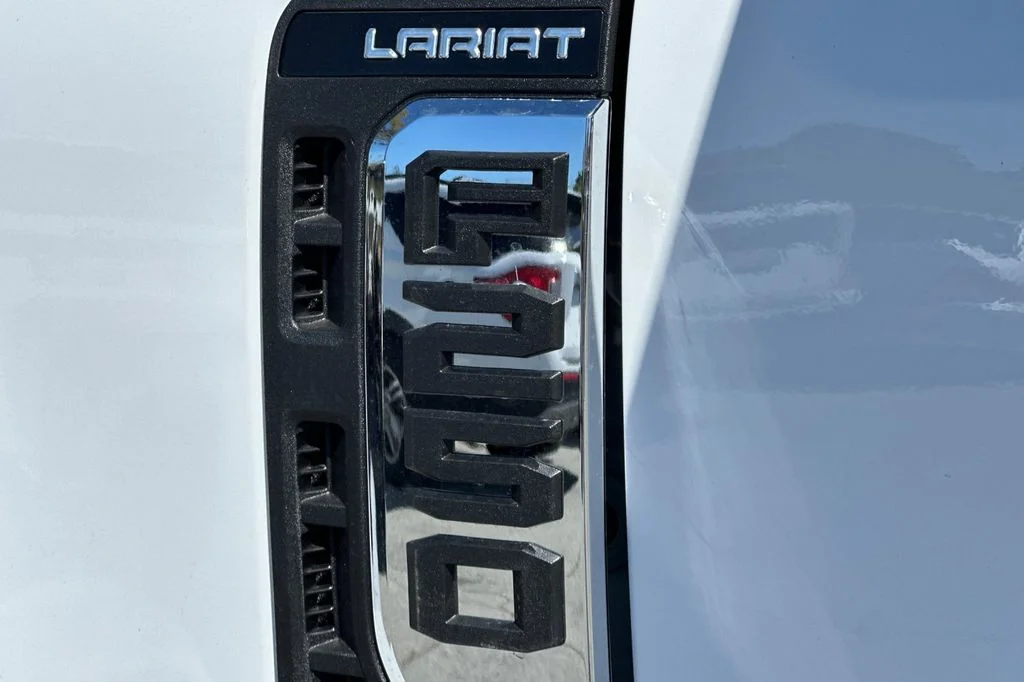 New 2025 Oxford White Ford F-250® Lariat® image 26
