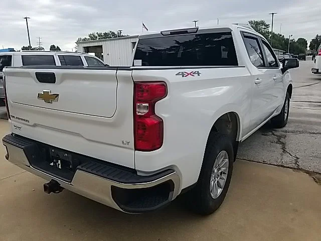 Used 2022 White Chevrolet LT image 26