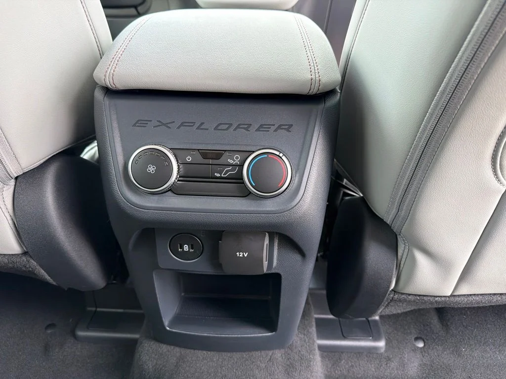 New 2026 Space White Metallic Ford Active image 17