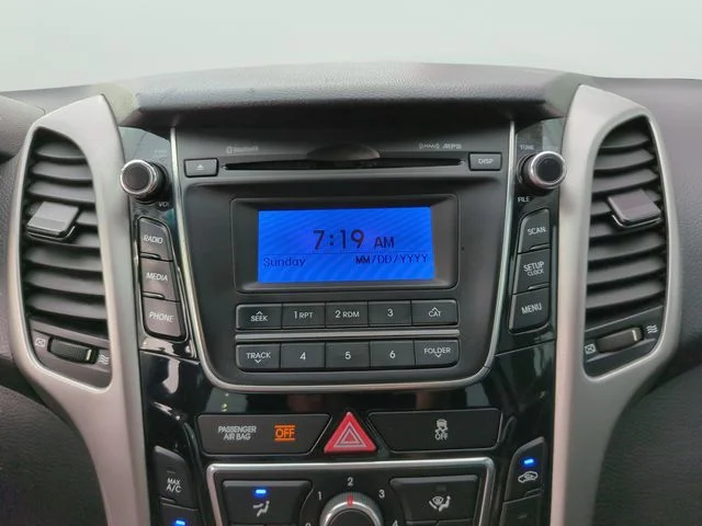 Used 2016 Blue Hyundai Base image 21