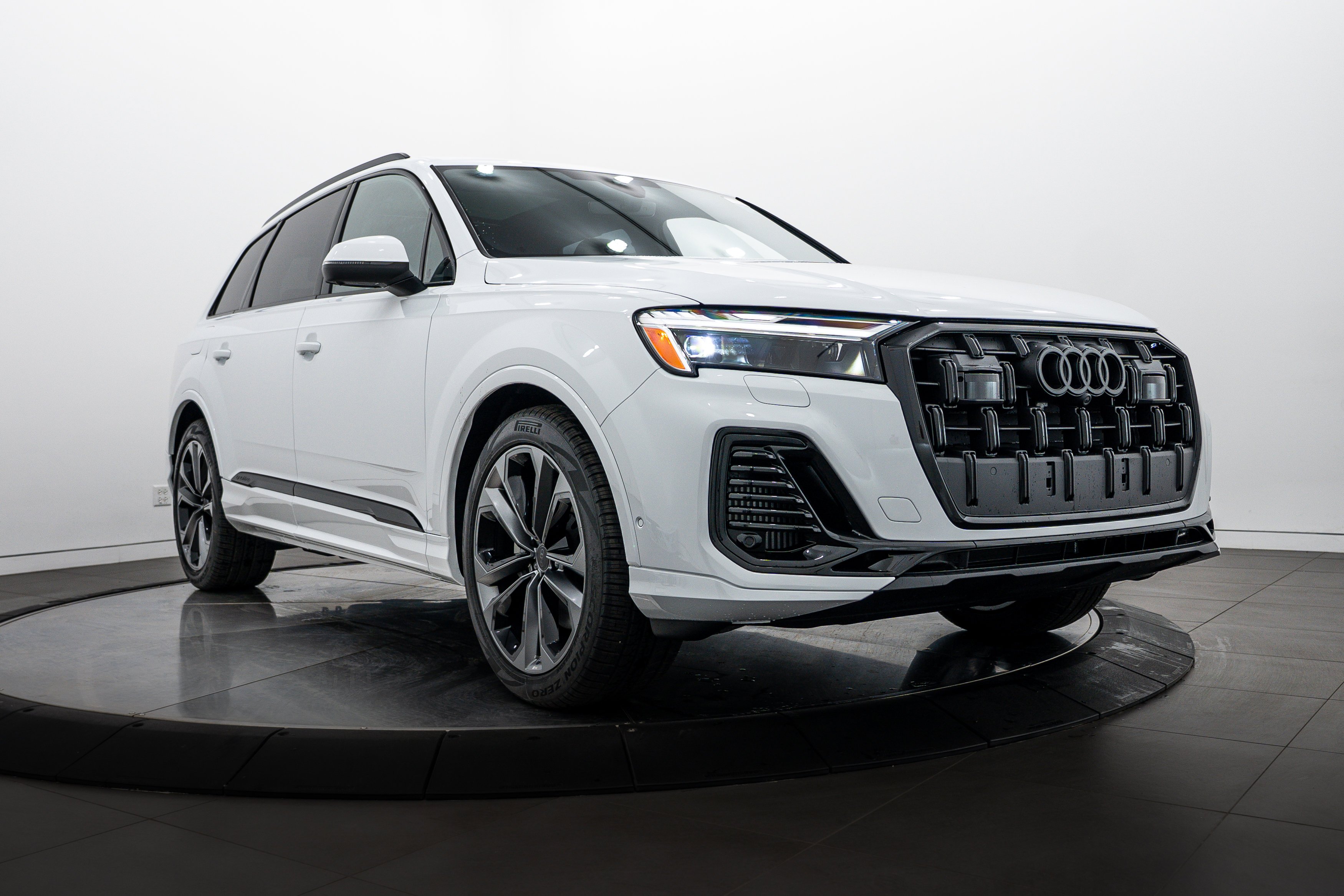 2026 Audi Q7 55 Premium Plus quattro Tiptronic's photo