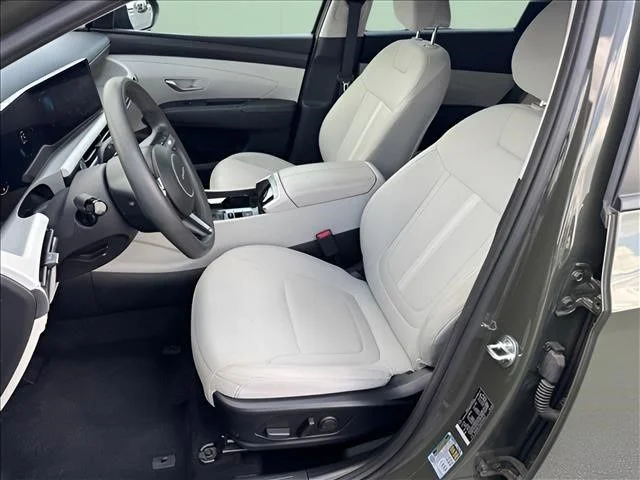 Used 2025 Green Hyundai SEL image 6