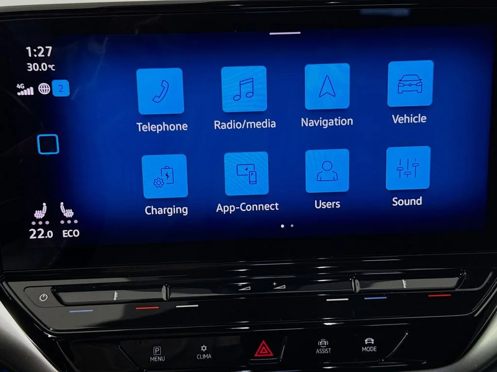 Used 2021 Silver Volkswagen Pro S image 16