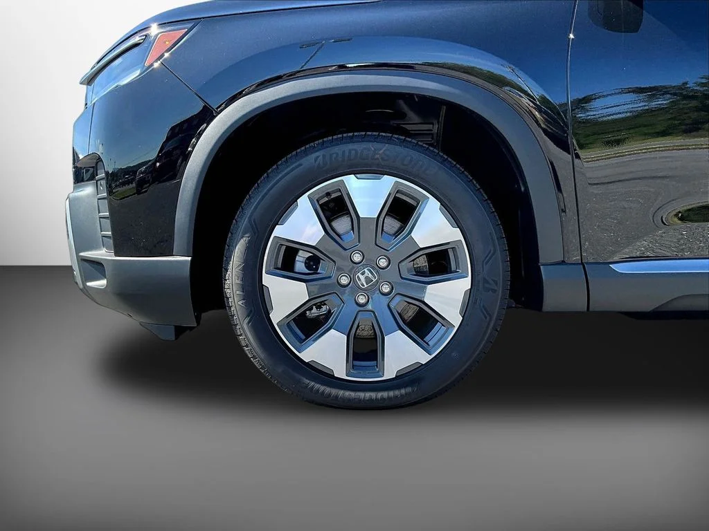 New 2026 Crystal Black Pearl Honda AWD Touring image 32