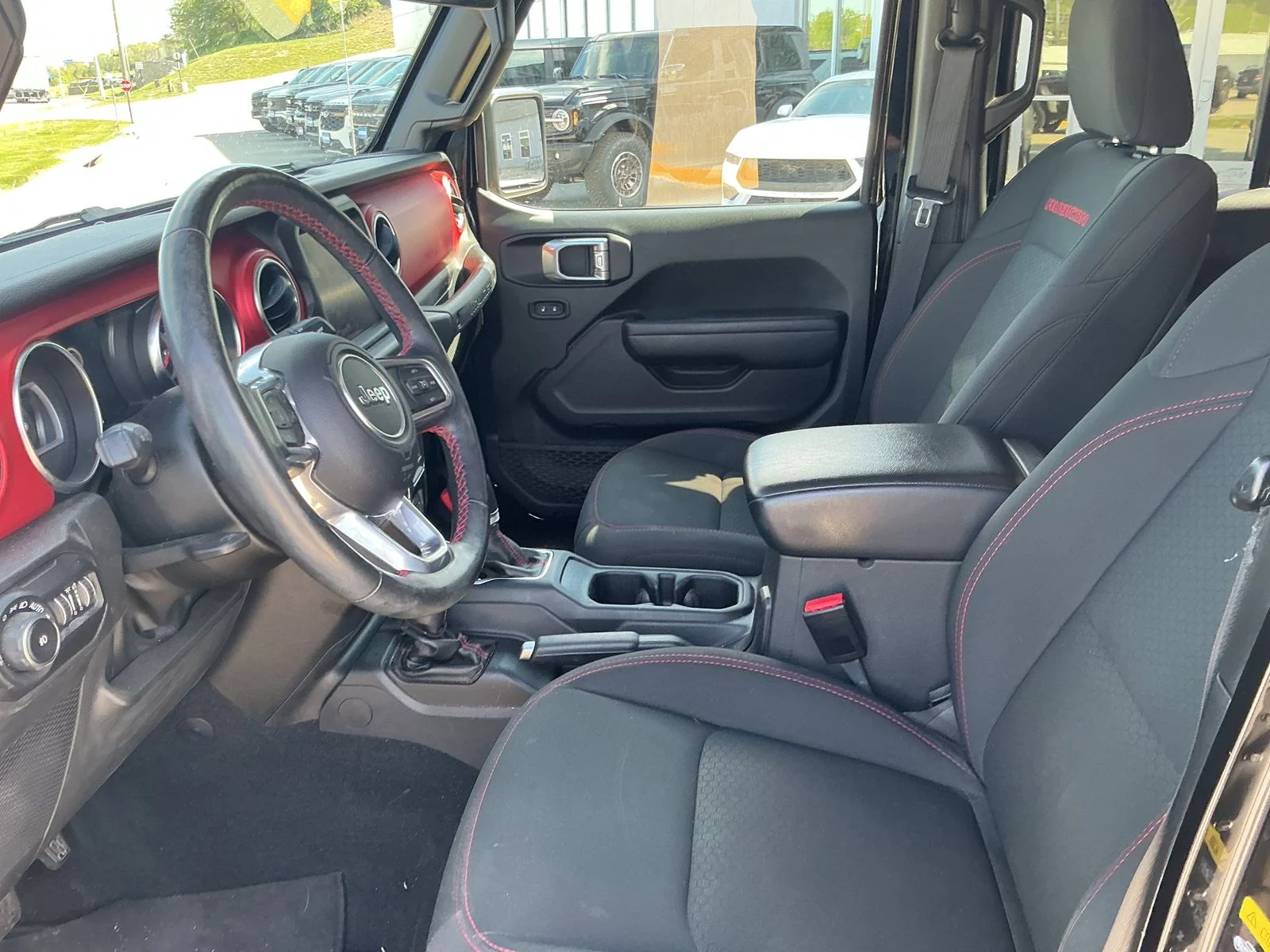 Used 2022 Black Jeep Unlimited Rubicon image 4