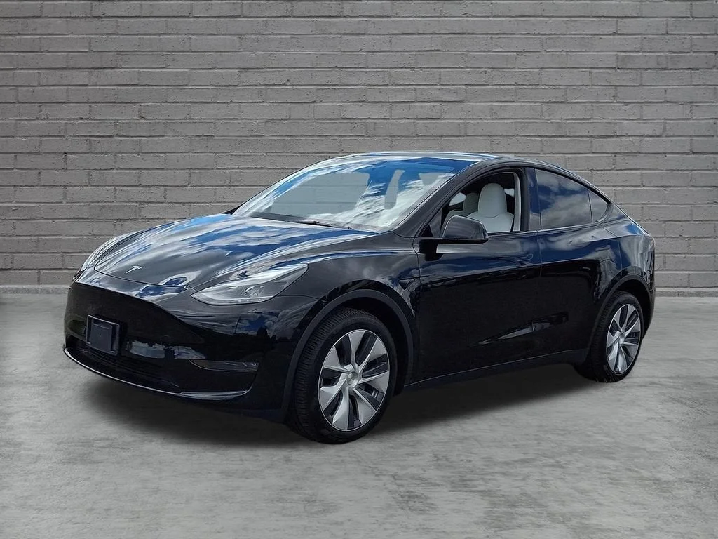 Used 2023  Tesla Long Range image 33