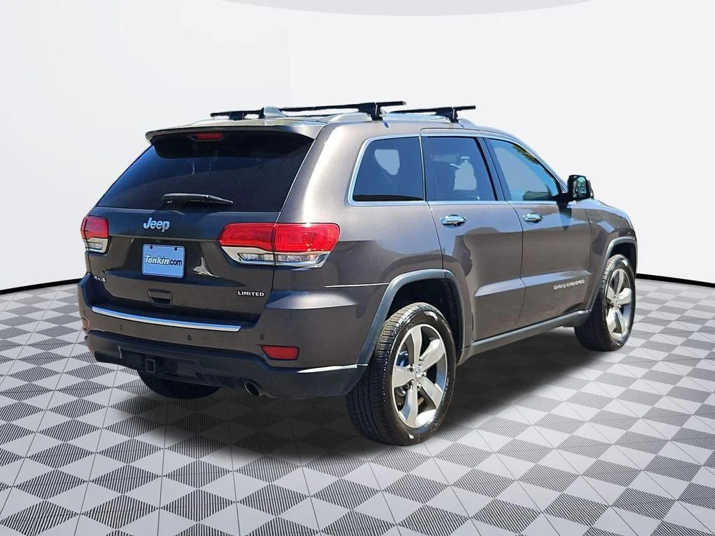 Used 2015 Granite Crystal Metallic Clearcoat Jeep Limited image 6