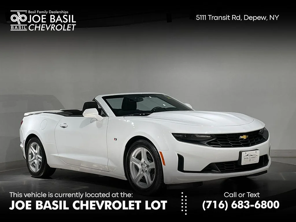 Used 2019 White Chevrolet 1LT image 1