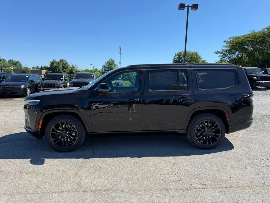 New 2026 High Gloss Black Exterior Paint Jeep Summit Obsidian image 9