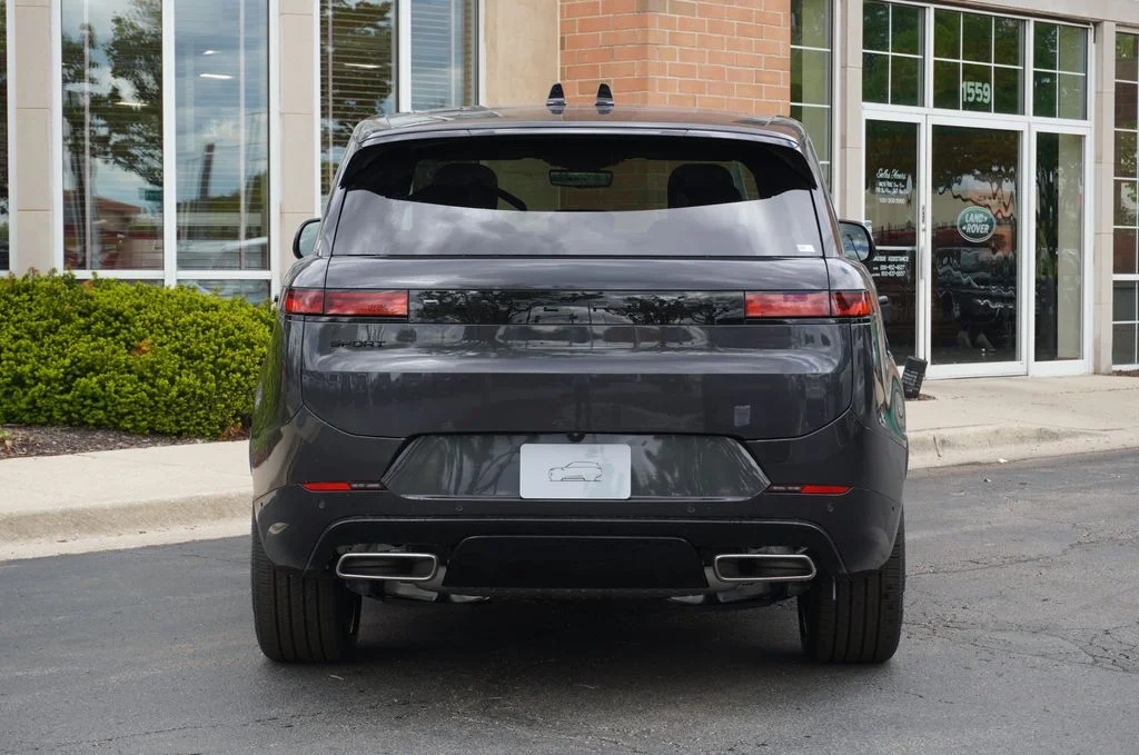 New 2026 Carpathian Grey Land Rover Dynamic SE image 5