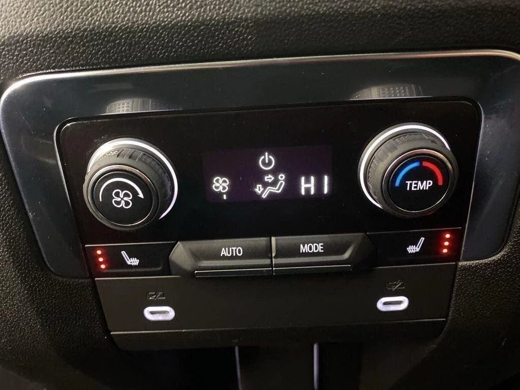 Used 2022 Pearl Chevrolet High Country image 30