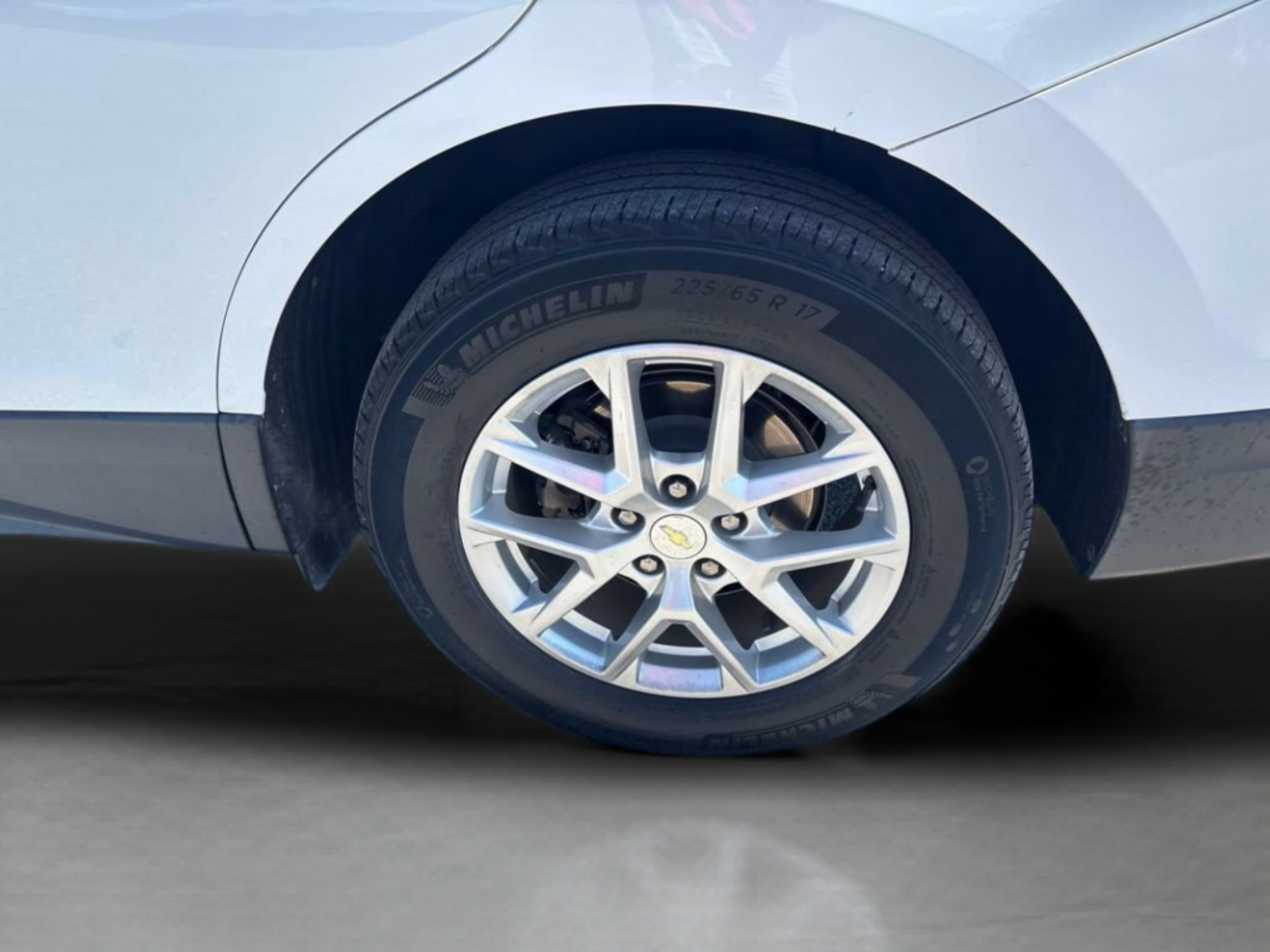 Used 2022 Summit White Chevrolet LT image 33