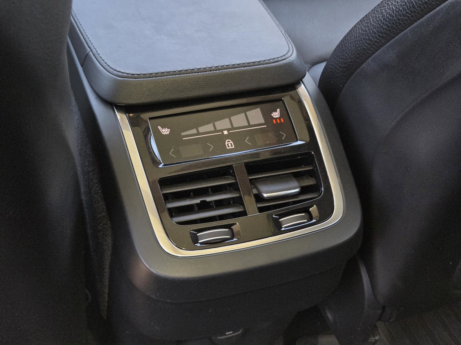 Used 2023 Platinum Gray Metallic Volvo Plus image 32